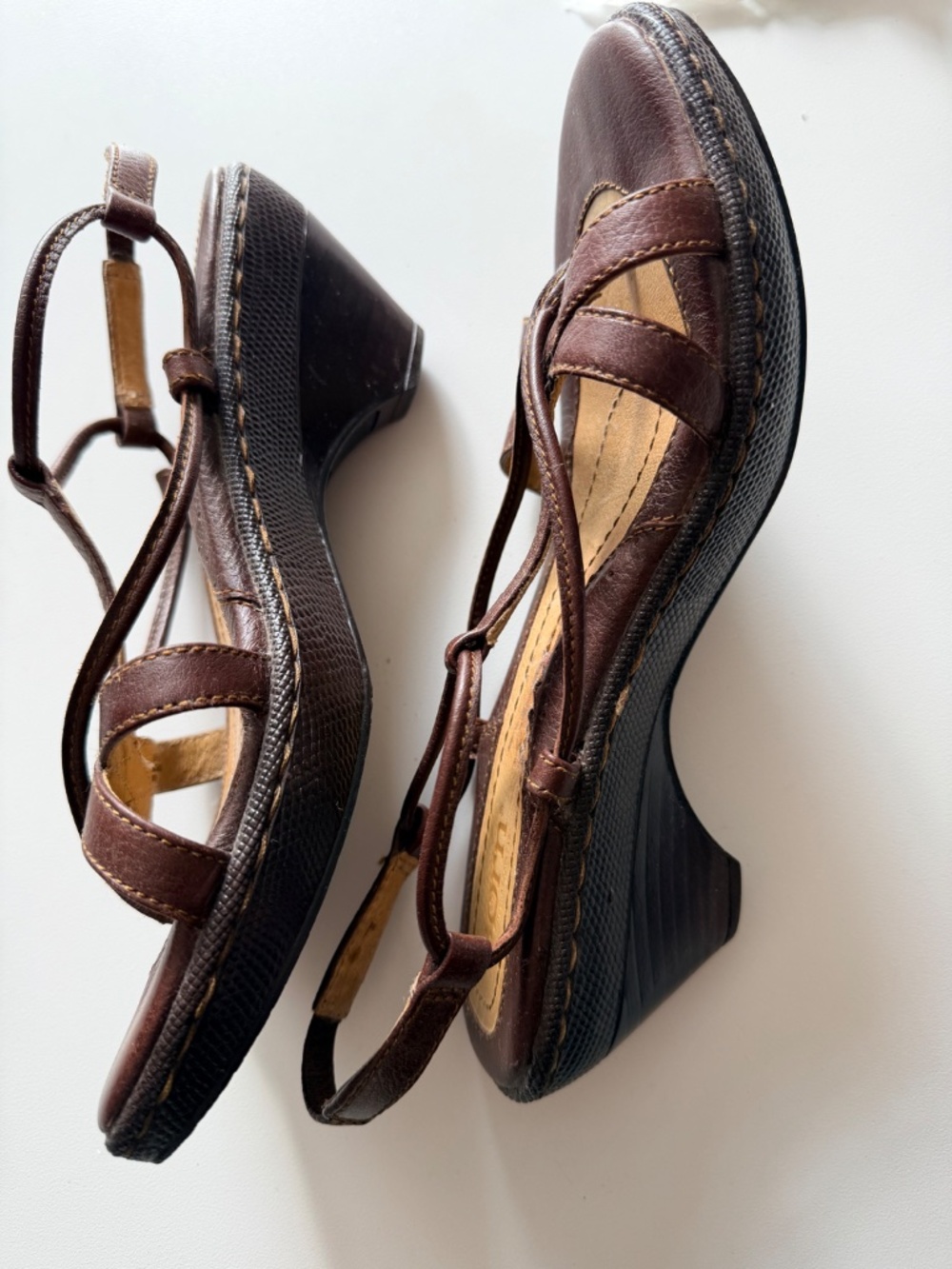 Born strappy brown leather sandals EUC 7 - Picture 4 of 7